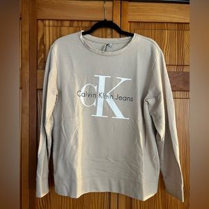 Vintage Calvin Klein sweatshirt!